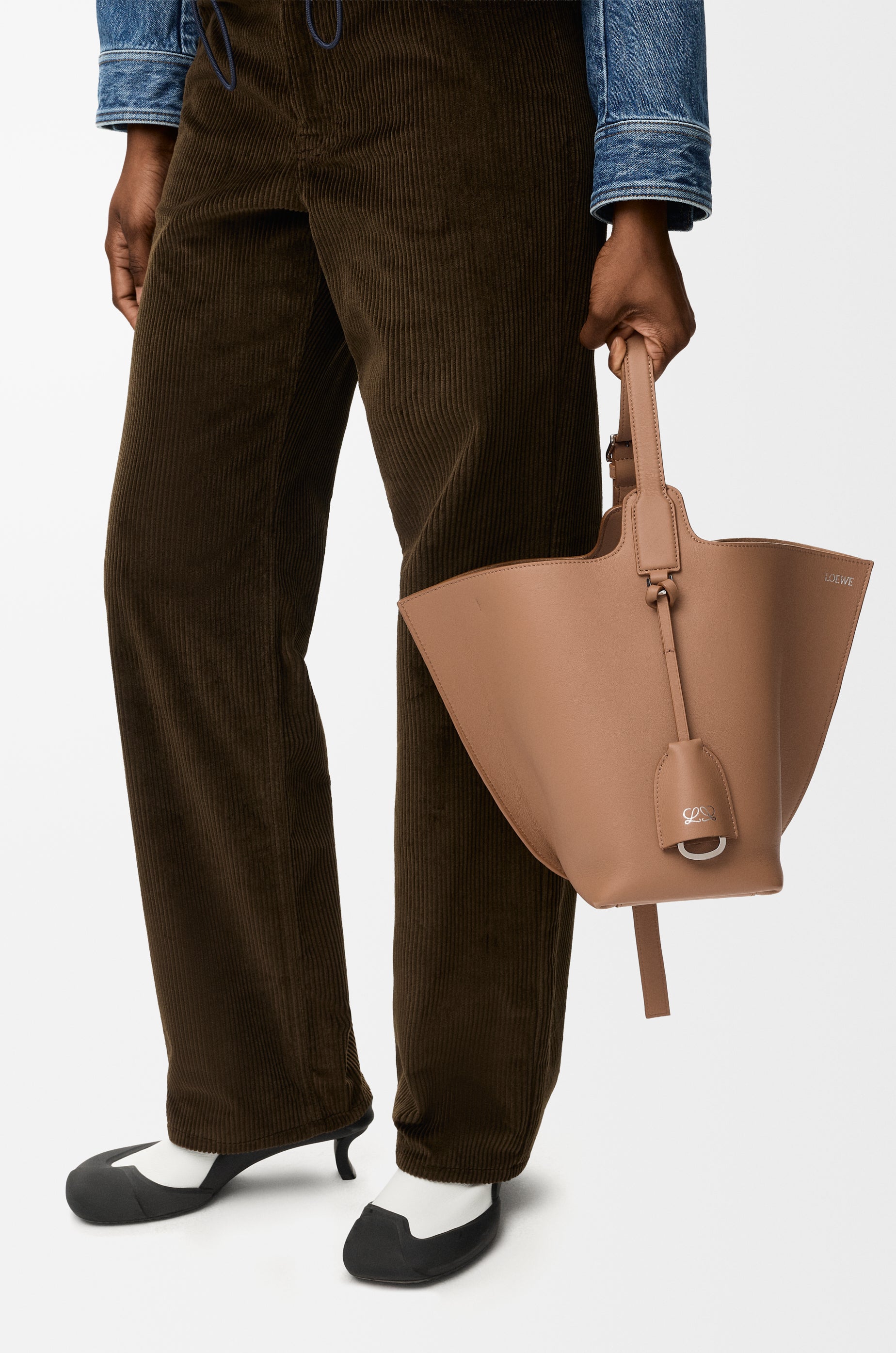 Loewe Medium Bilbao bucket in smooth calfskin