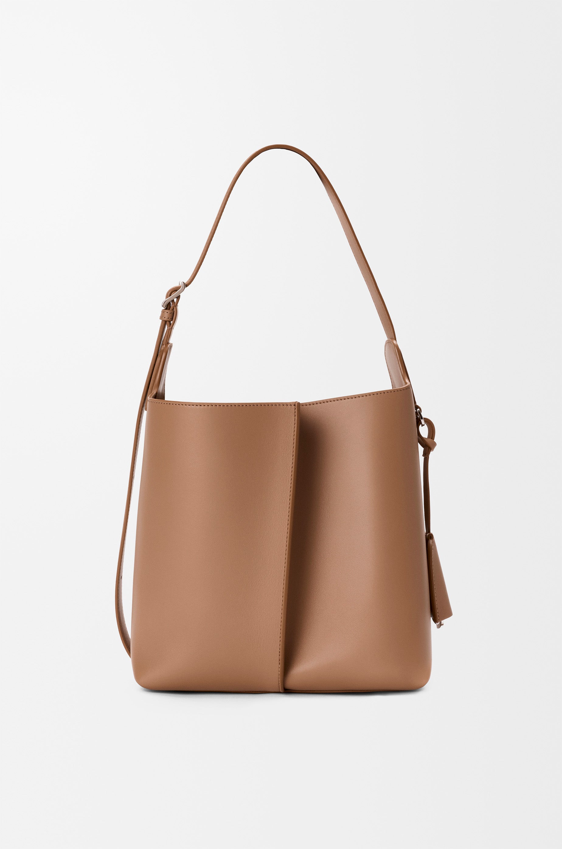 Loewe Medium Bilbao bucket in smooth calfskin