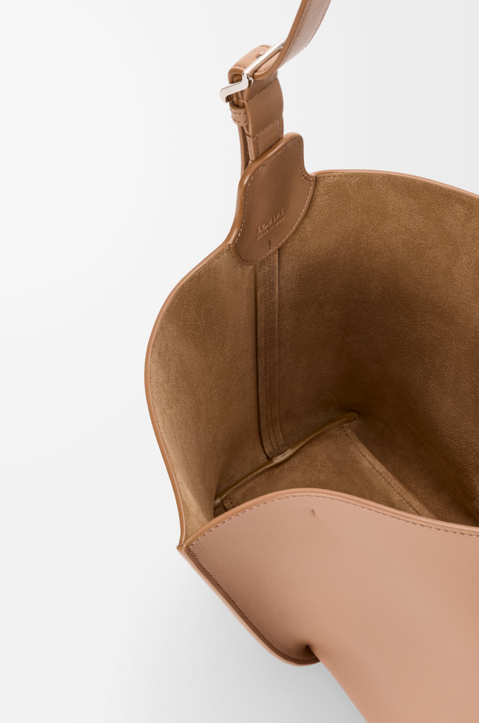 Loewe Medium Bilbao bucket in smooth calfskin
