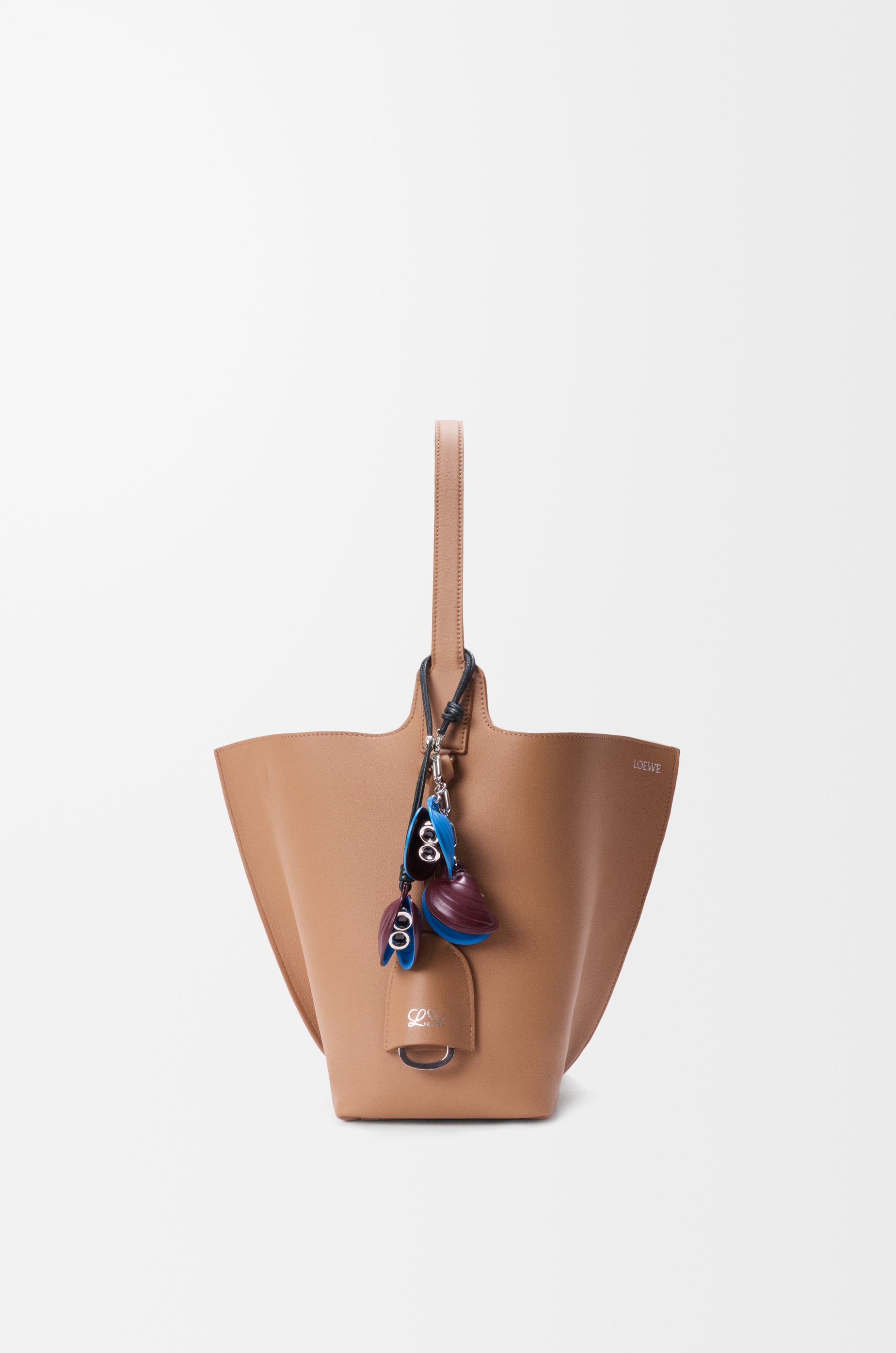 Loewe Medium Bilbao bucket in smooth calfskin
