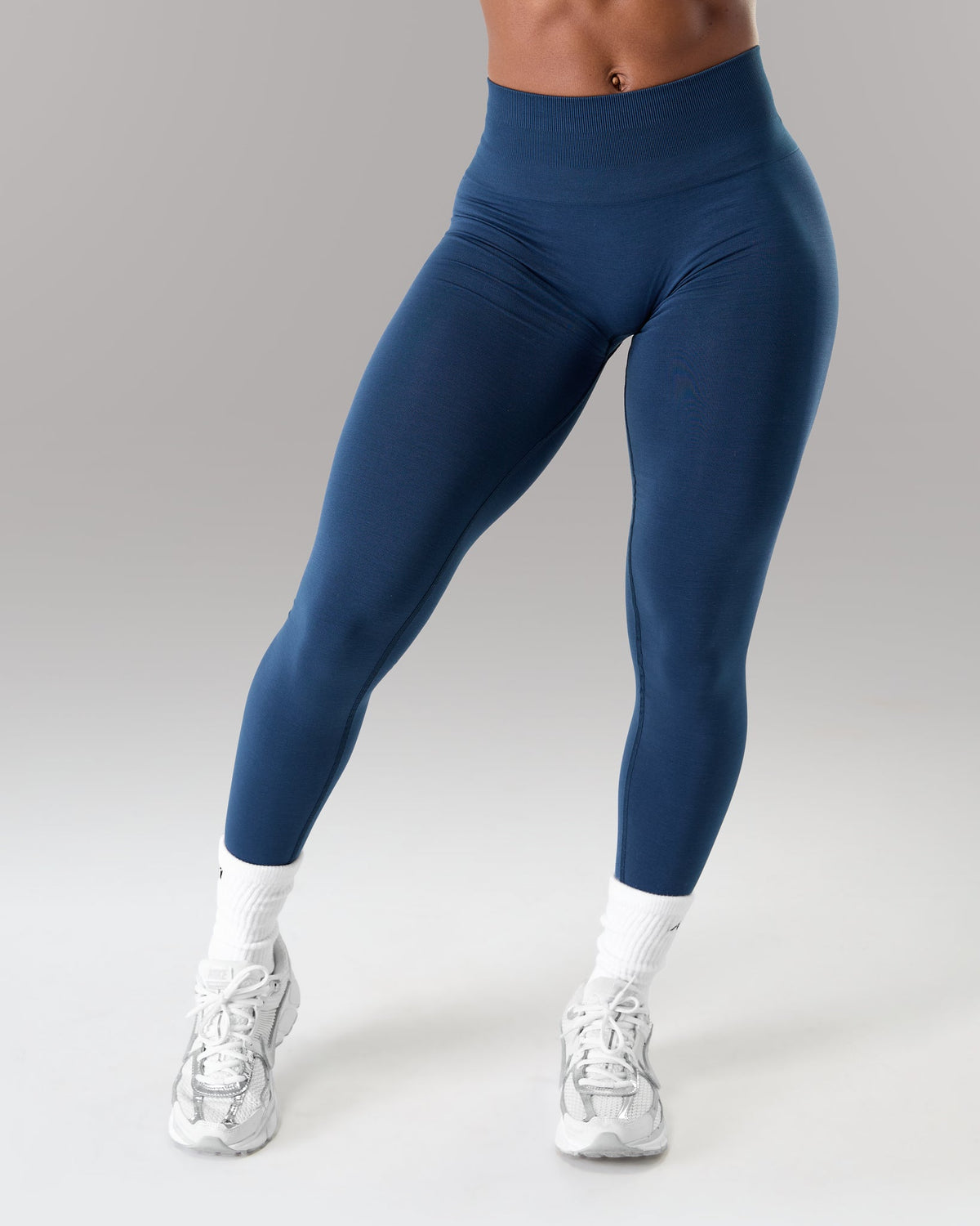 Alphalete Women's Amplify Mid Rise Legging