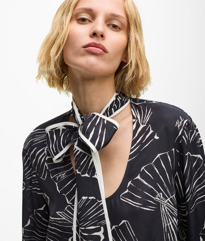 Karl Lagerfeld Fan Print Scarf Top Linear Fan Black