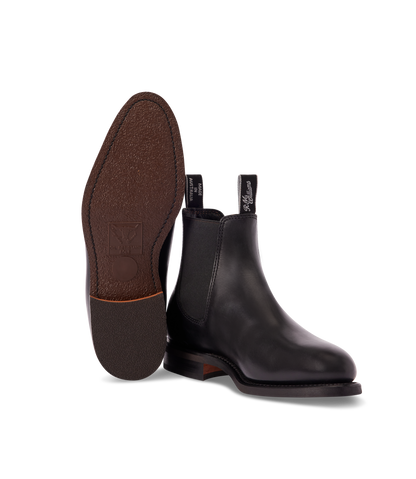Moriarty boot ebony pull-up leather