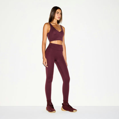Skims Nikeskims Matte V-Neck Bra Top Currant