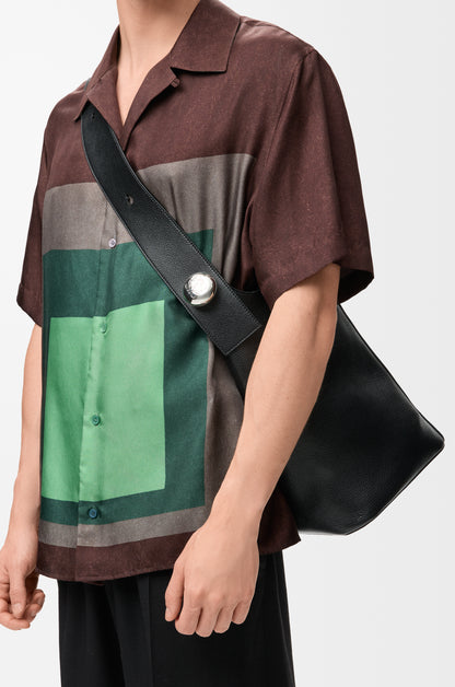Loewe Large Pebble bucket in supple grained calfskin