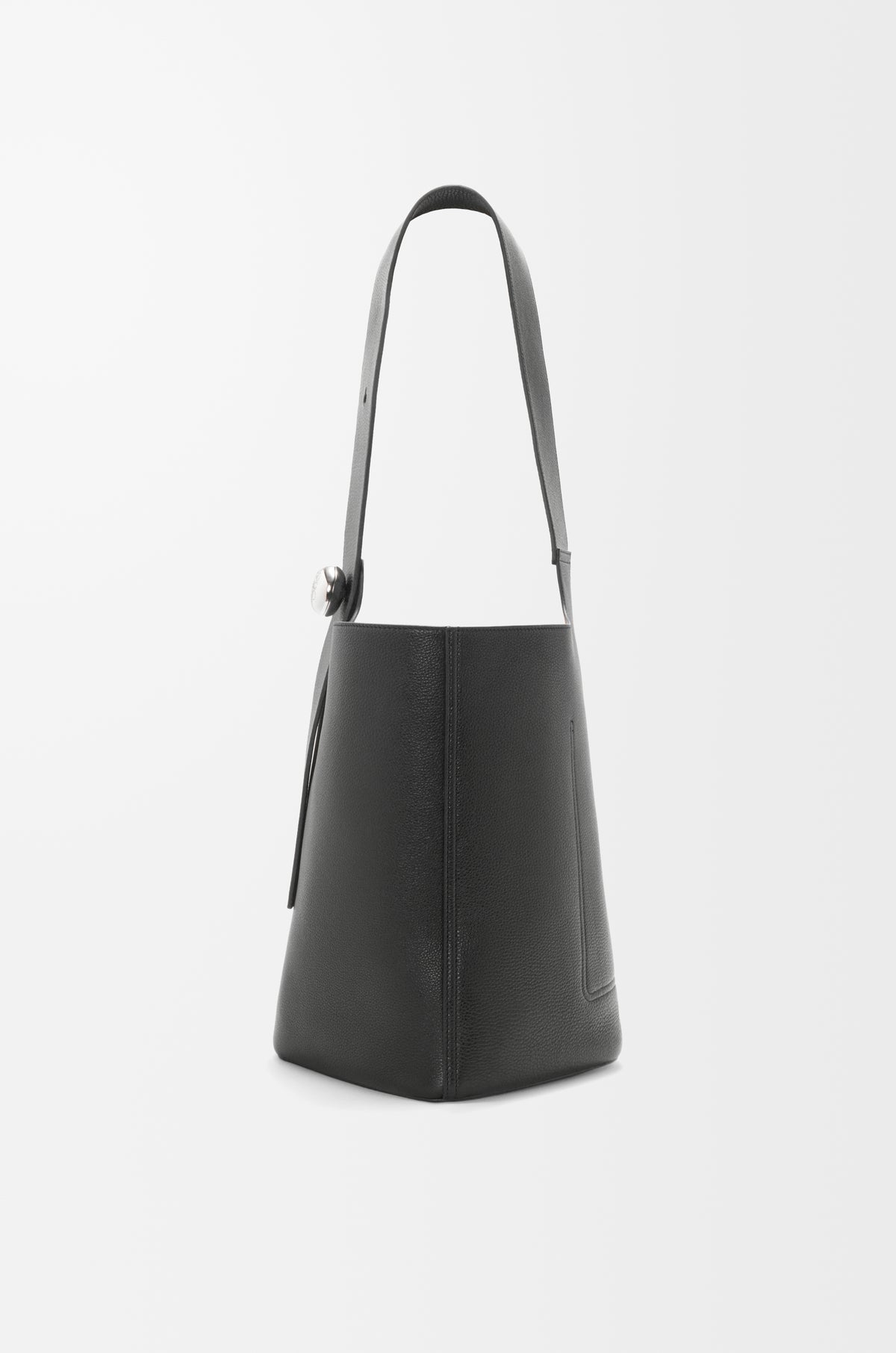 Loewe Large Pebble bucket in supple grained calfskin