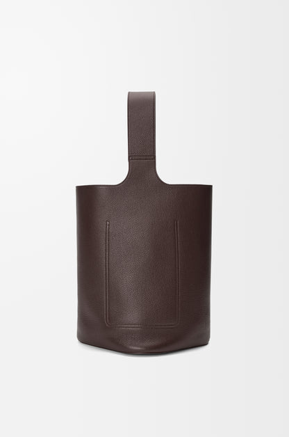 Loewe Large Pebble bucket in supple grained calfskin