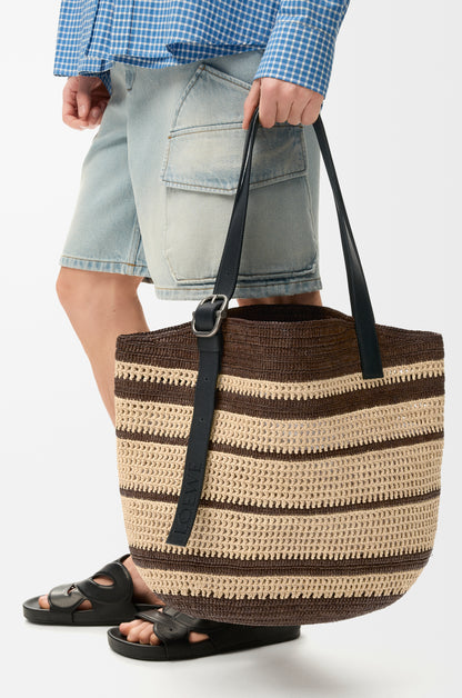 Loewe Loop basket in raffia