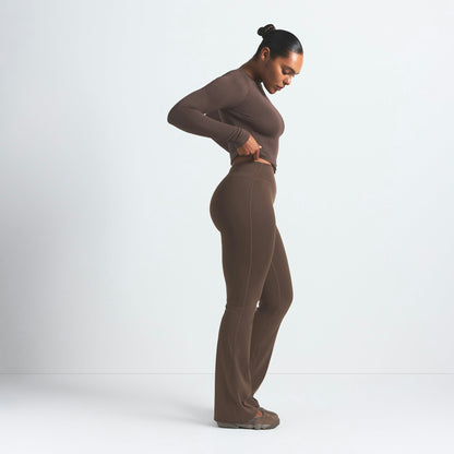 Skims Nikeskims Matte Slim Flare Legging Dark Sepia