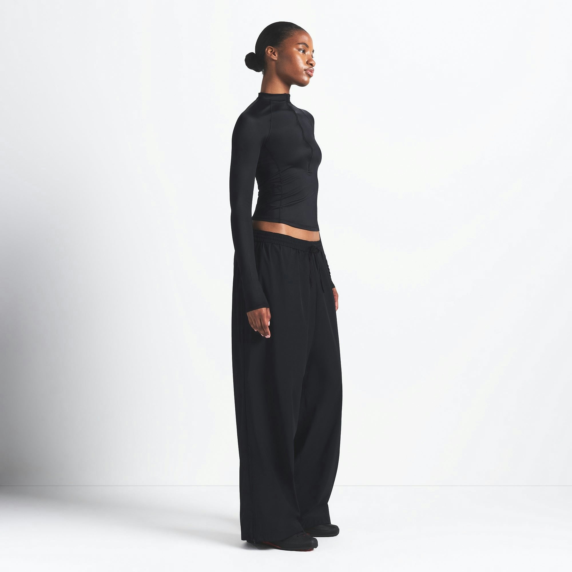 Skims Nikeskims Woven Nylon Oversized Track Pant Obsidian
