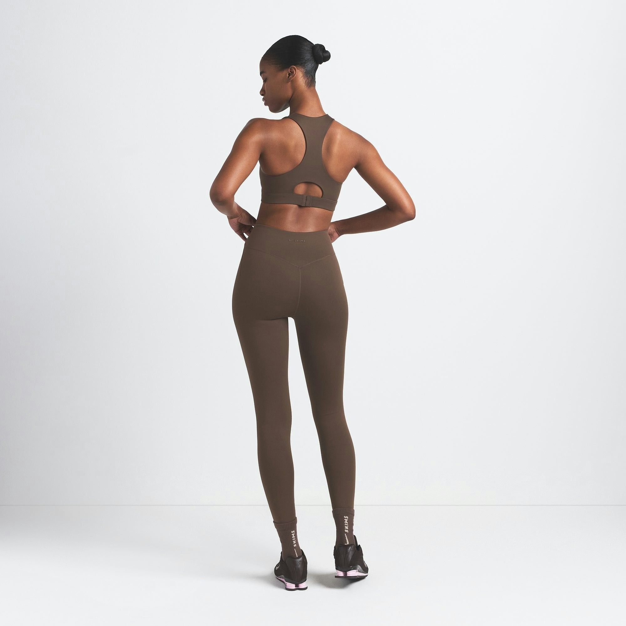 Skims Nikeskims Matte High Neck Bra Dark Sepia