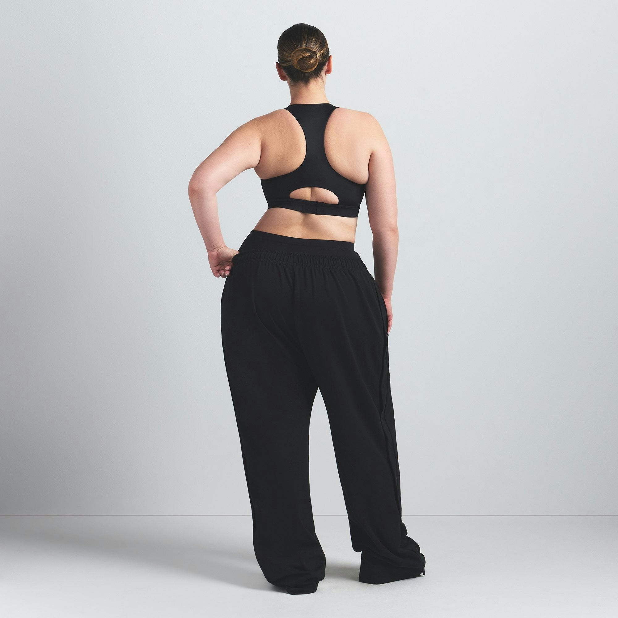 Skims Nikeskims Shine High Neck Bra Obsidian