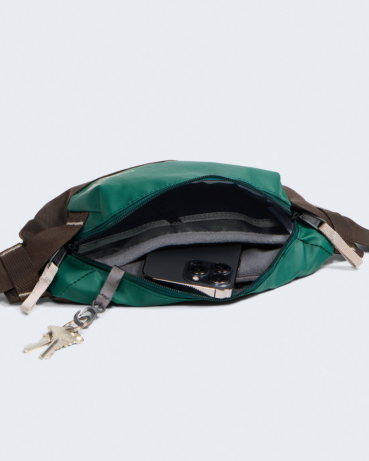 The North Face Base Camp Voyager Lumbar