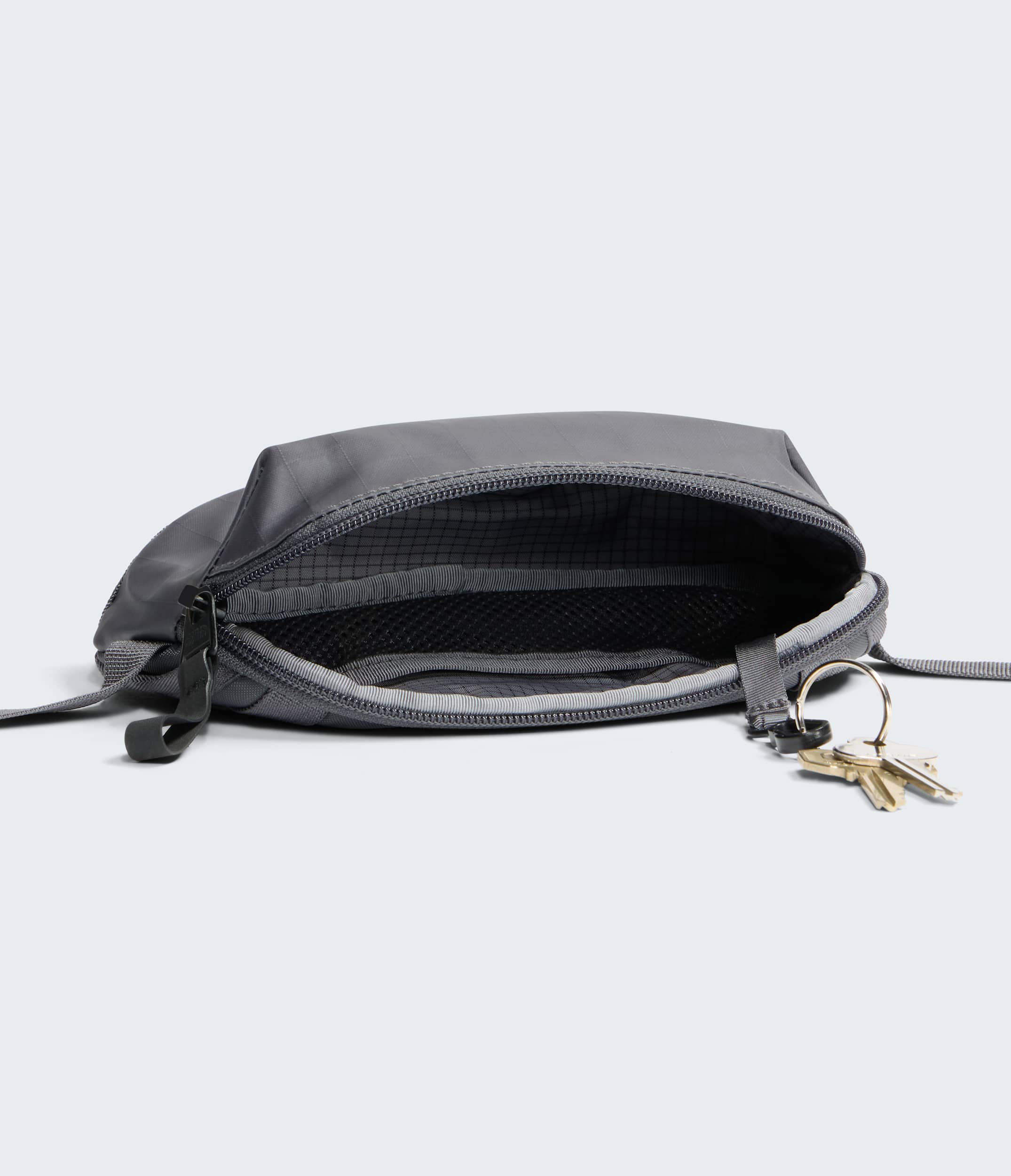 The North Face Base Camp™ Voyager Pro Travel Pouch Anthracite Grey
