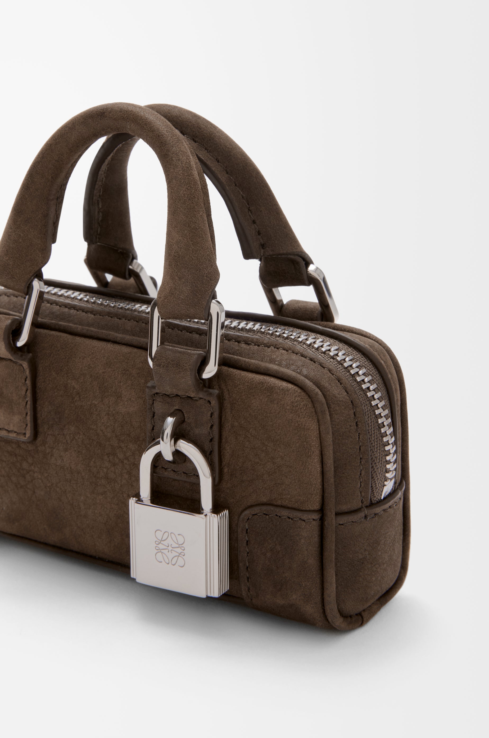 Loewe Amazona Nano in nubuck