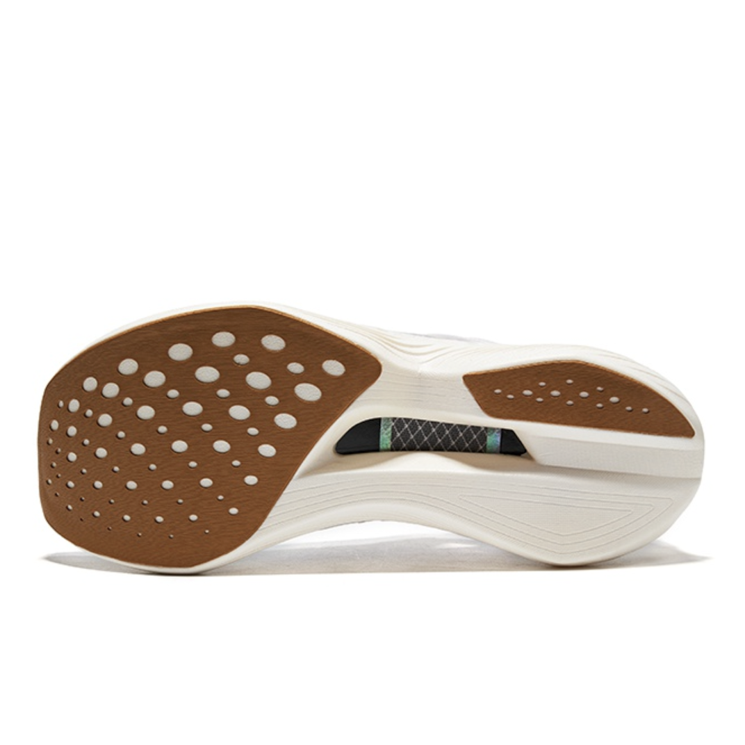 Saucony Endorphin Elite White Gold