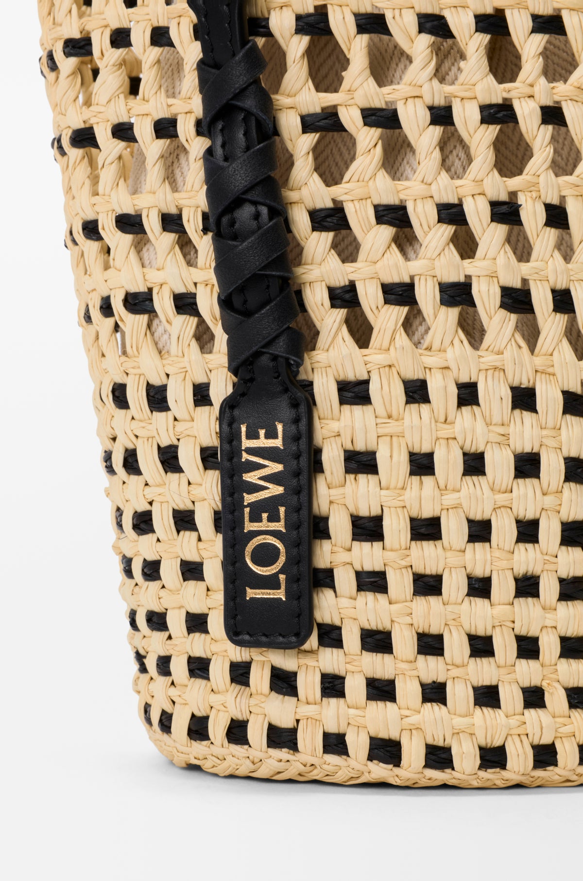 Loewe Braid pocket in iraca palm and calfskin