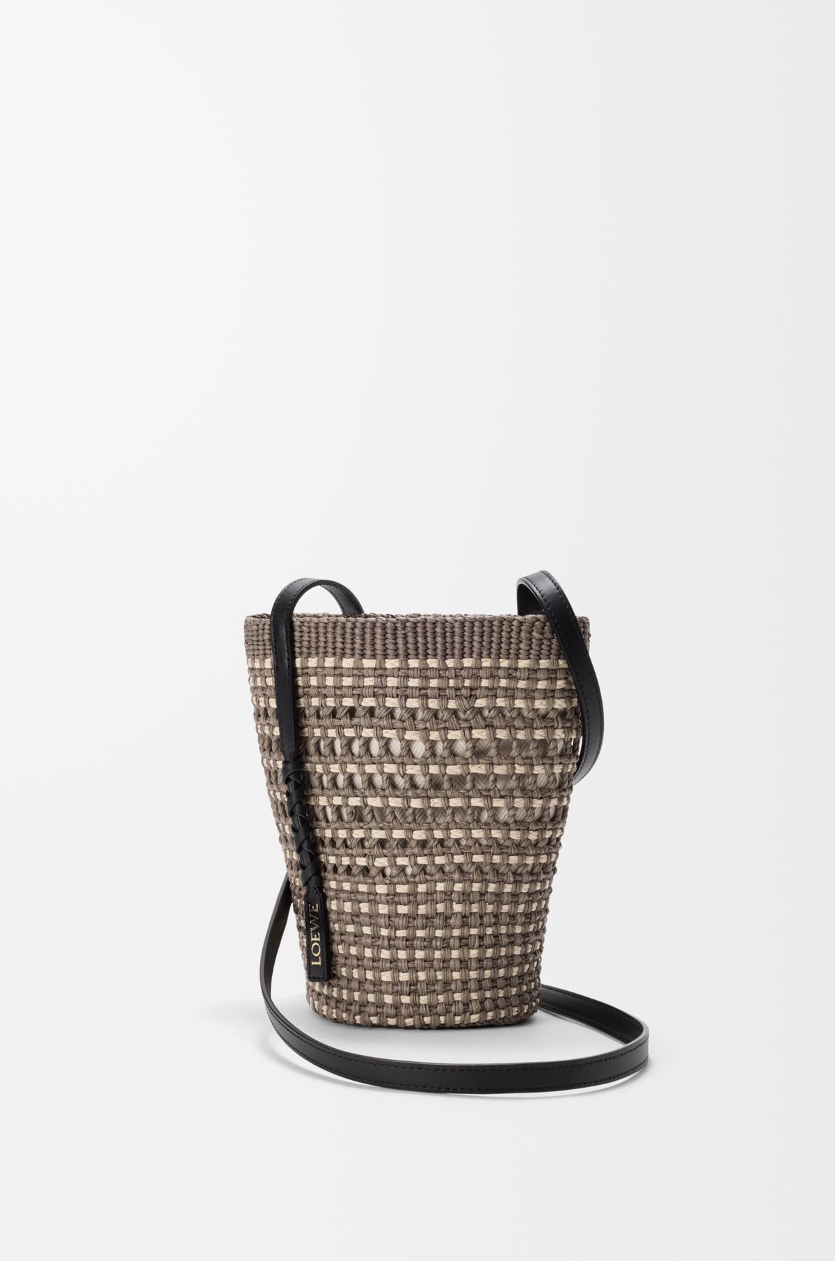 Loewe Braid pocket in iraca palm and calfskin
