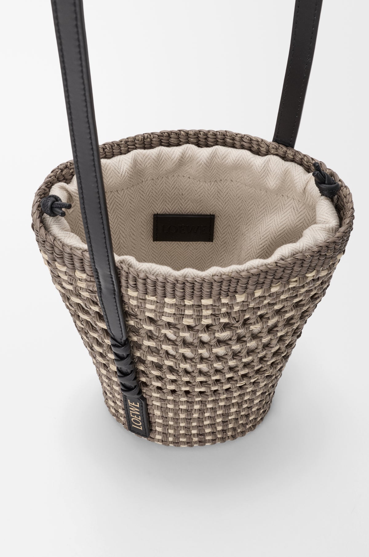 Loewe Braid pocket in iraca palm and calfskin