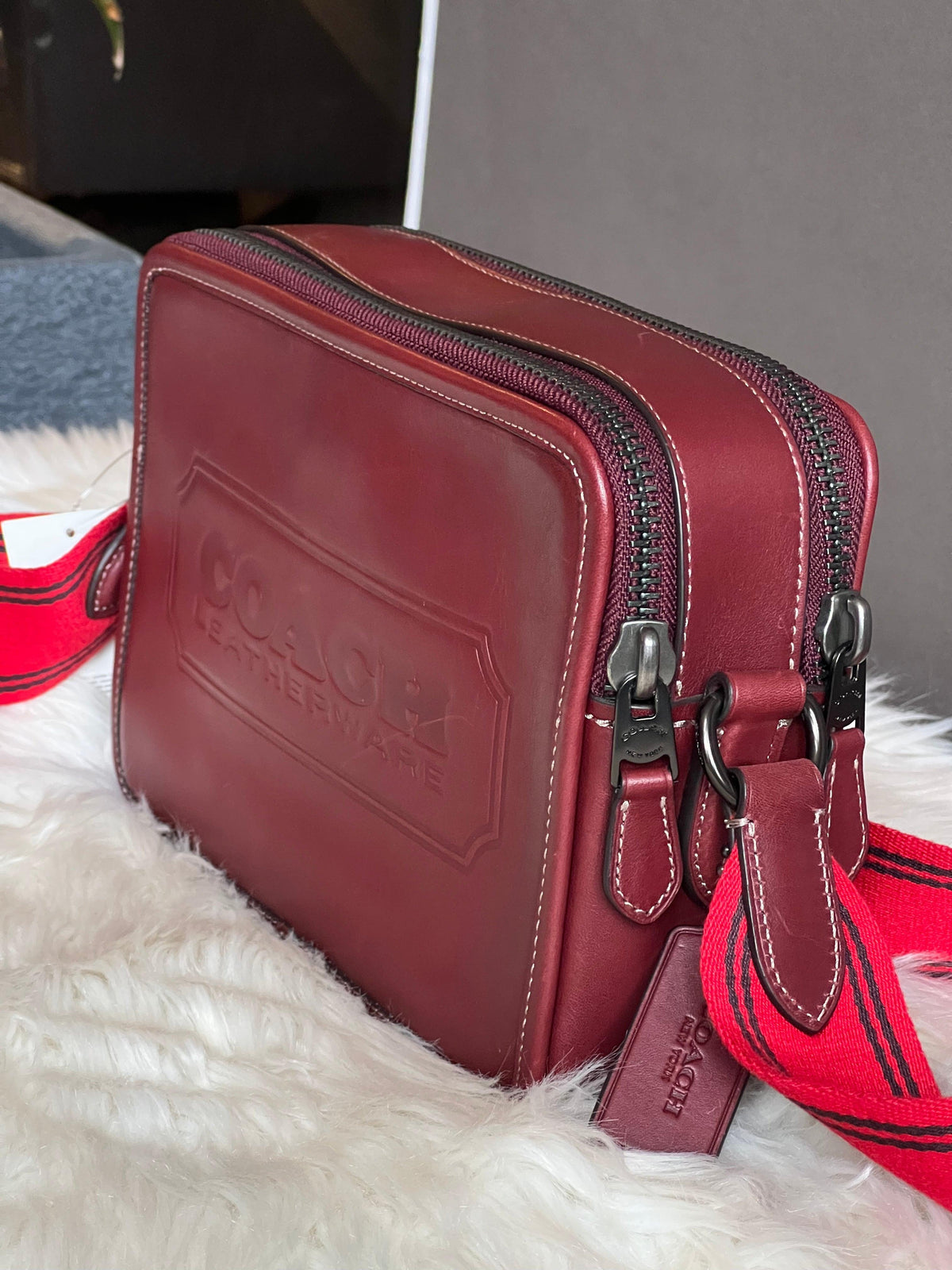 Club De Mode Coach Charter Crossbody 24 With Coach Badge