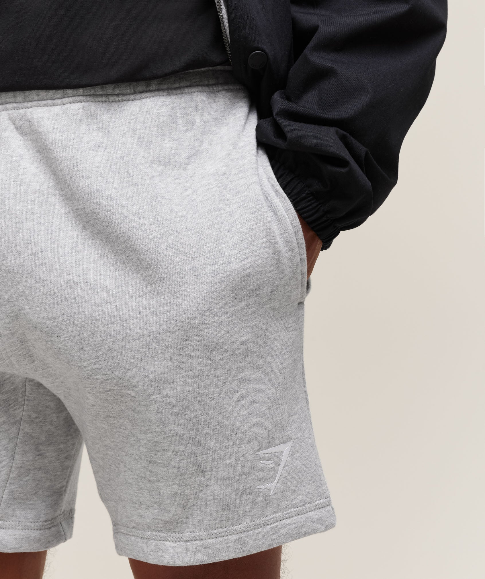 Gymshark Crest 7" Shorts Light Grey Marl