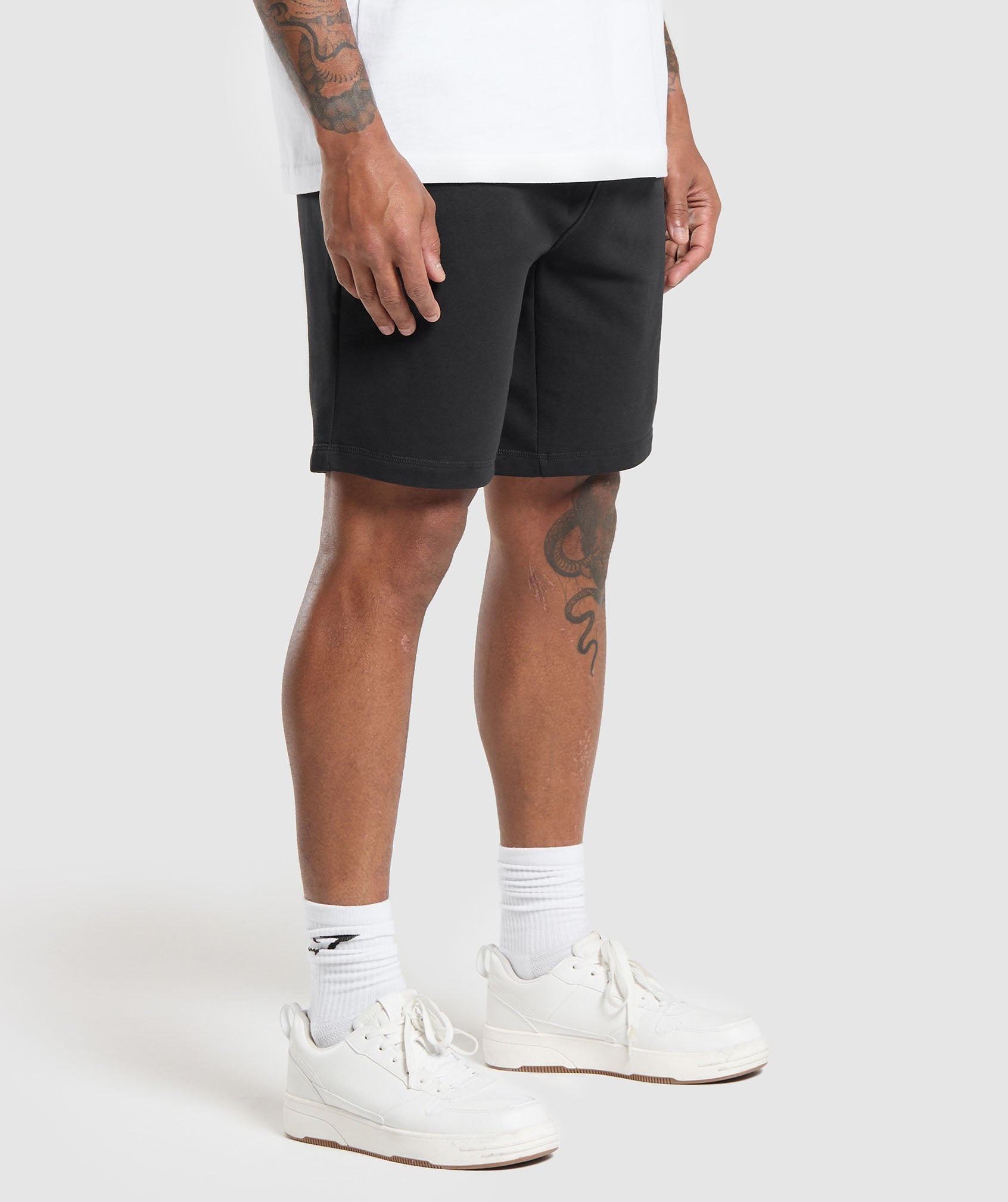 Gymshark Crest 9" Shorts Black
