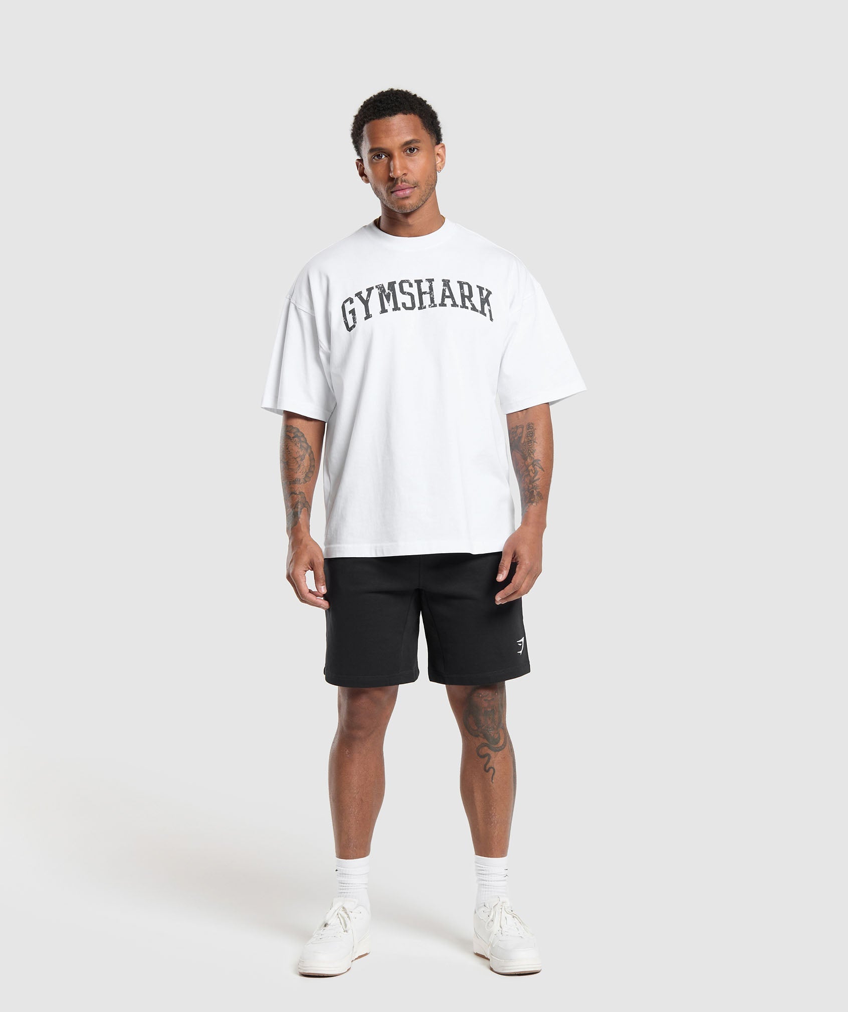 Gymshark Crest 9" Shorts Black