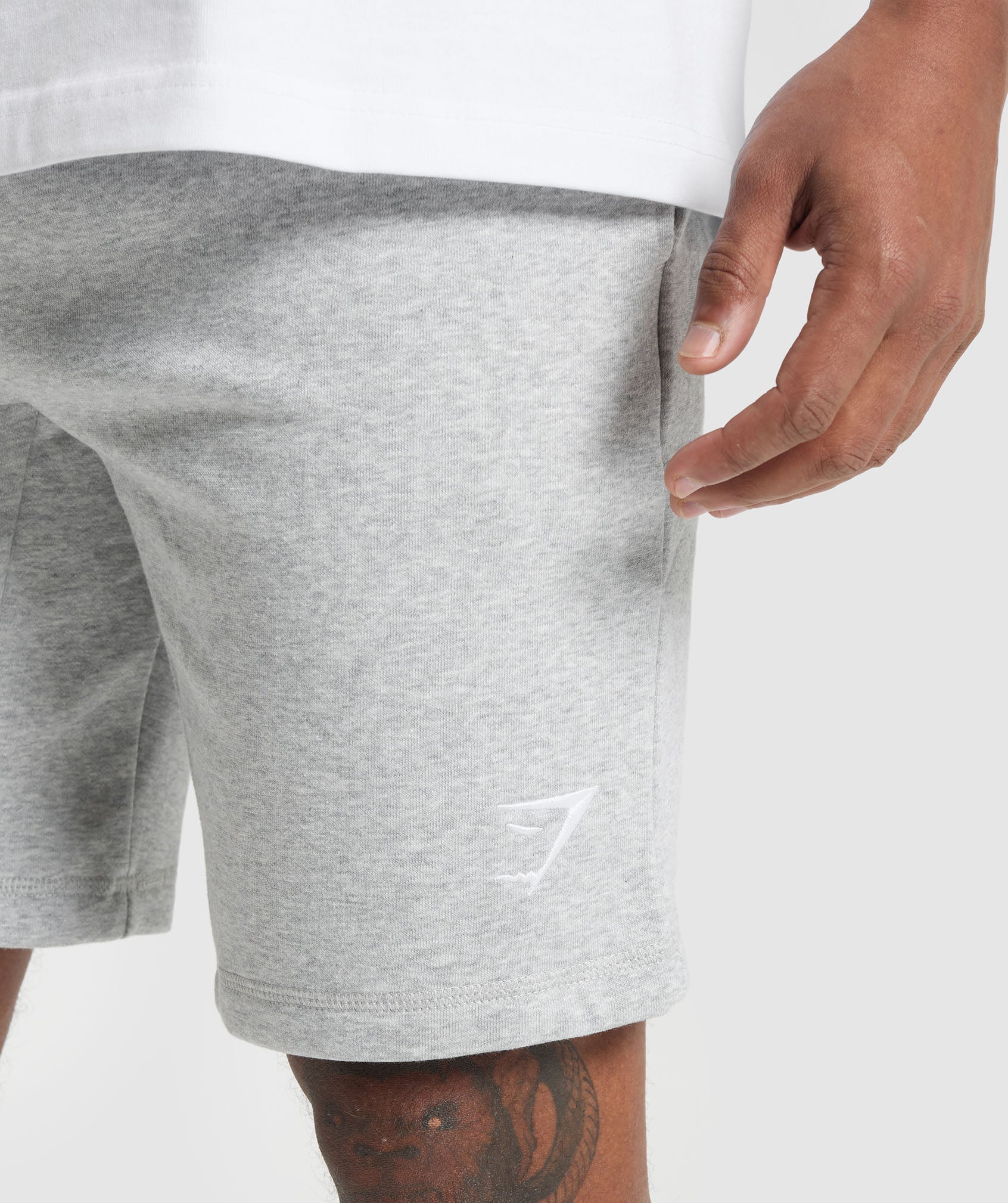 Gymshark Crest 9" Shorts Light Grey Marl