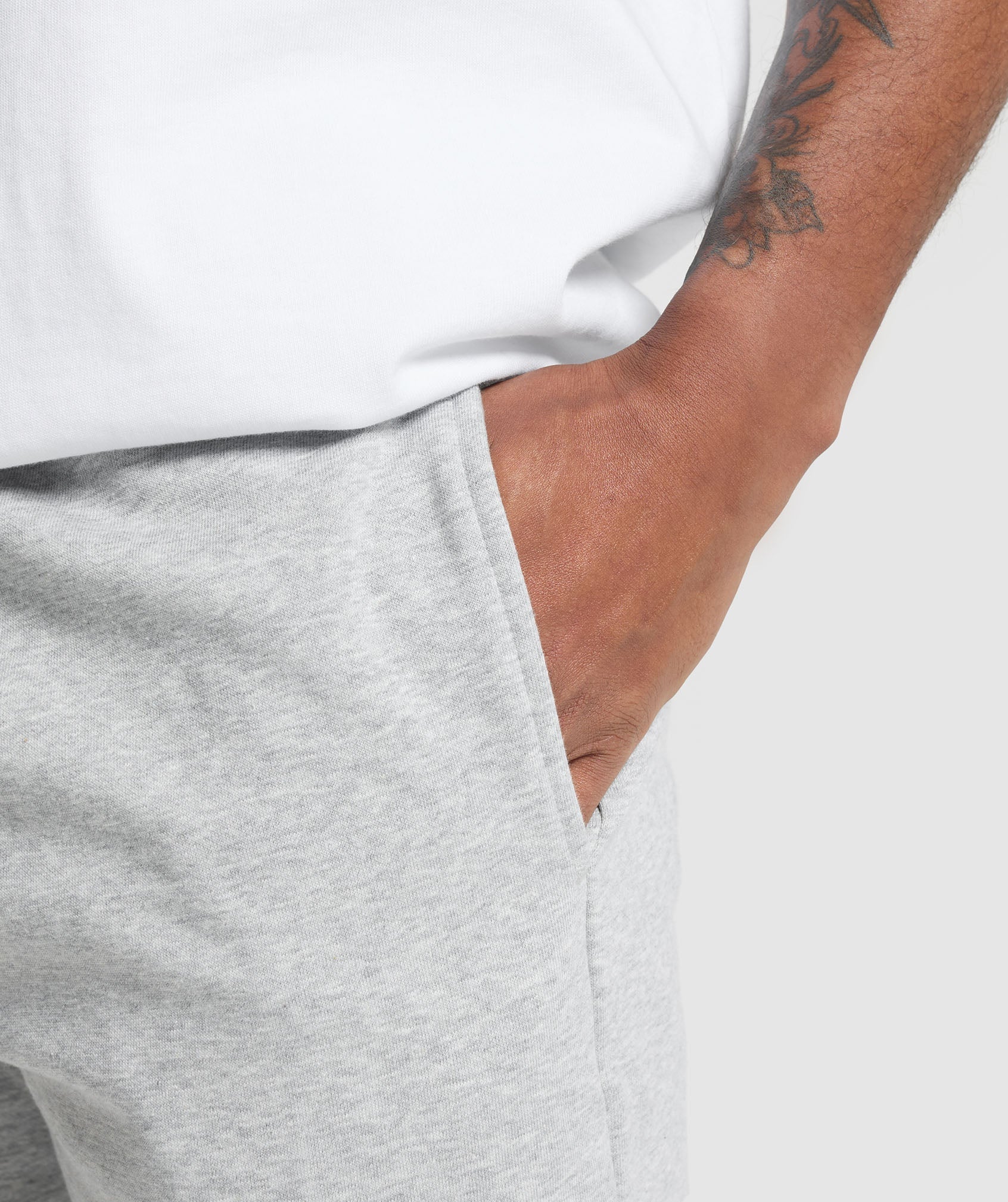 Gymshark Crest 9" Shorts Light Grey Marl