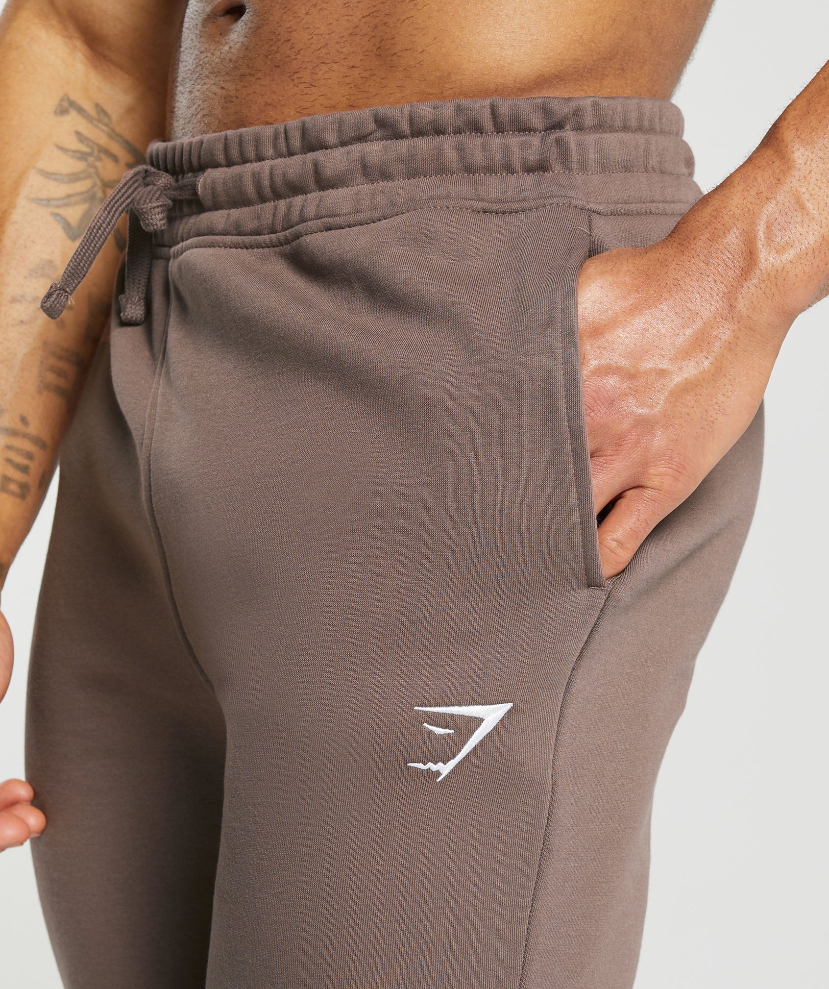 Gymshark Crest Joggers Truffle Brown
