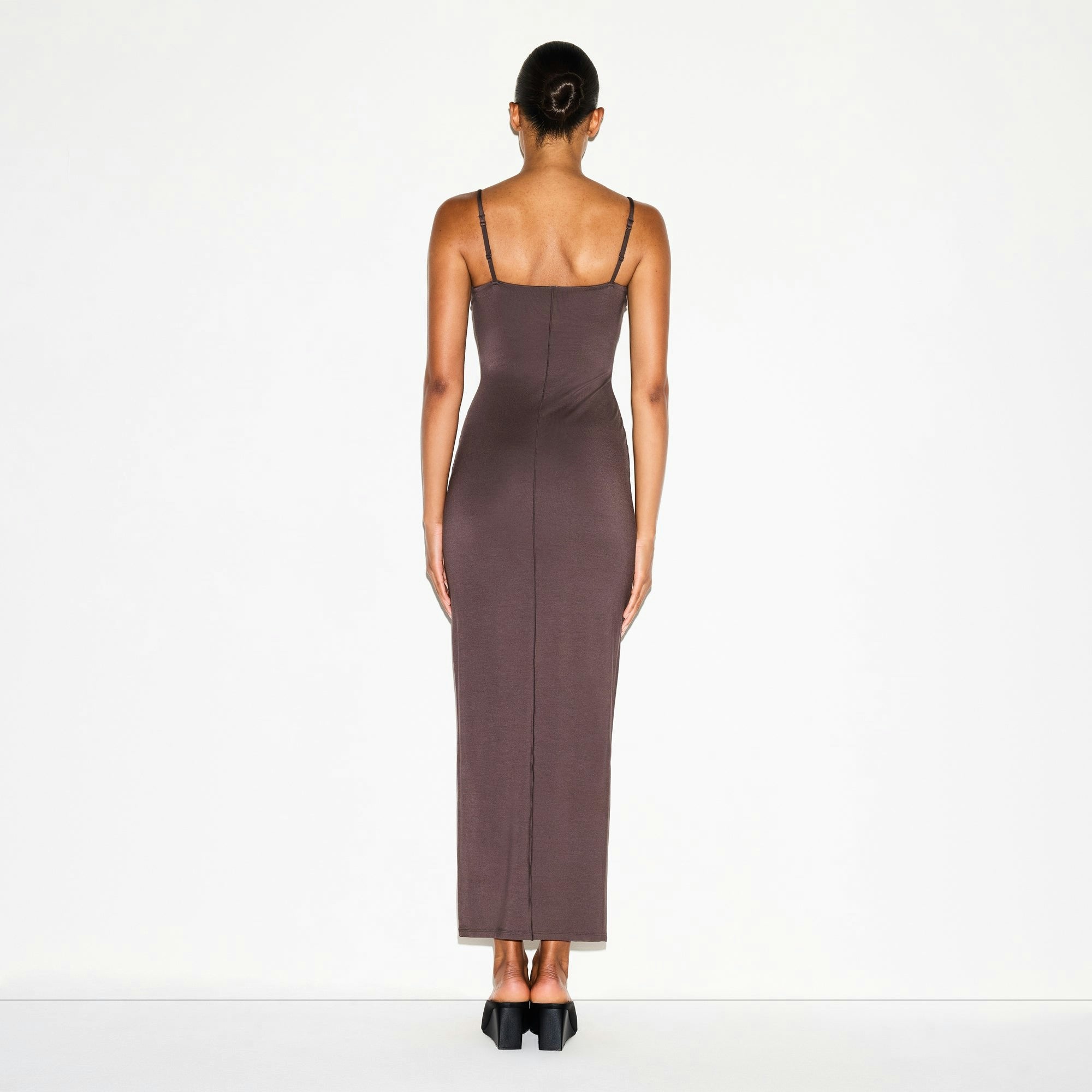 SMOOTH LAYERS SCOOP NECK LONG DRESS