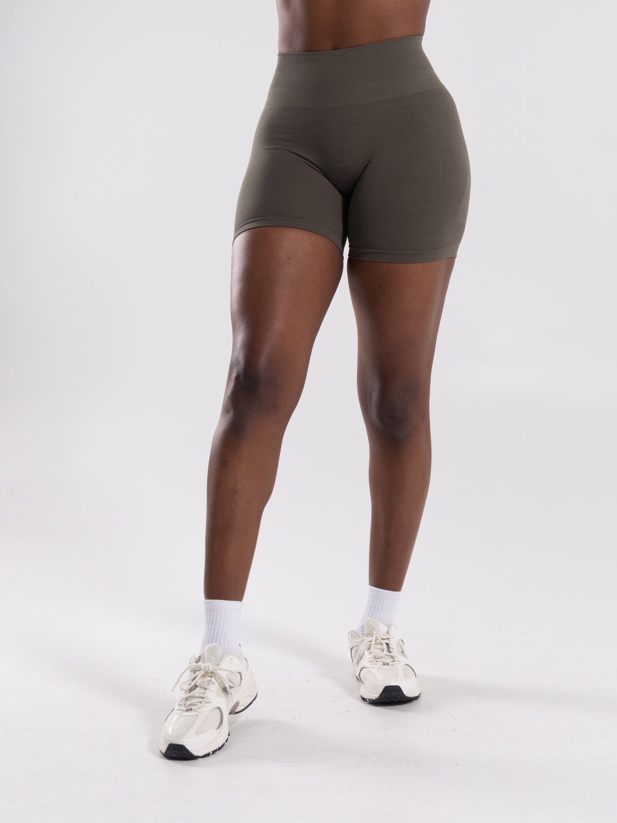 Alphalete Women's Pump High Rise Short