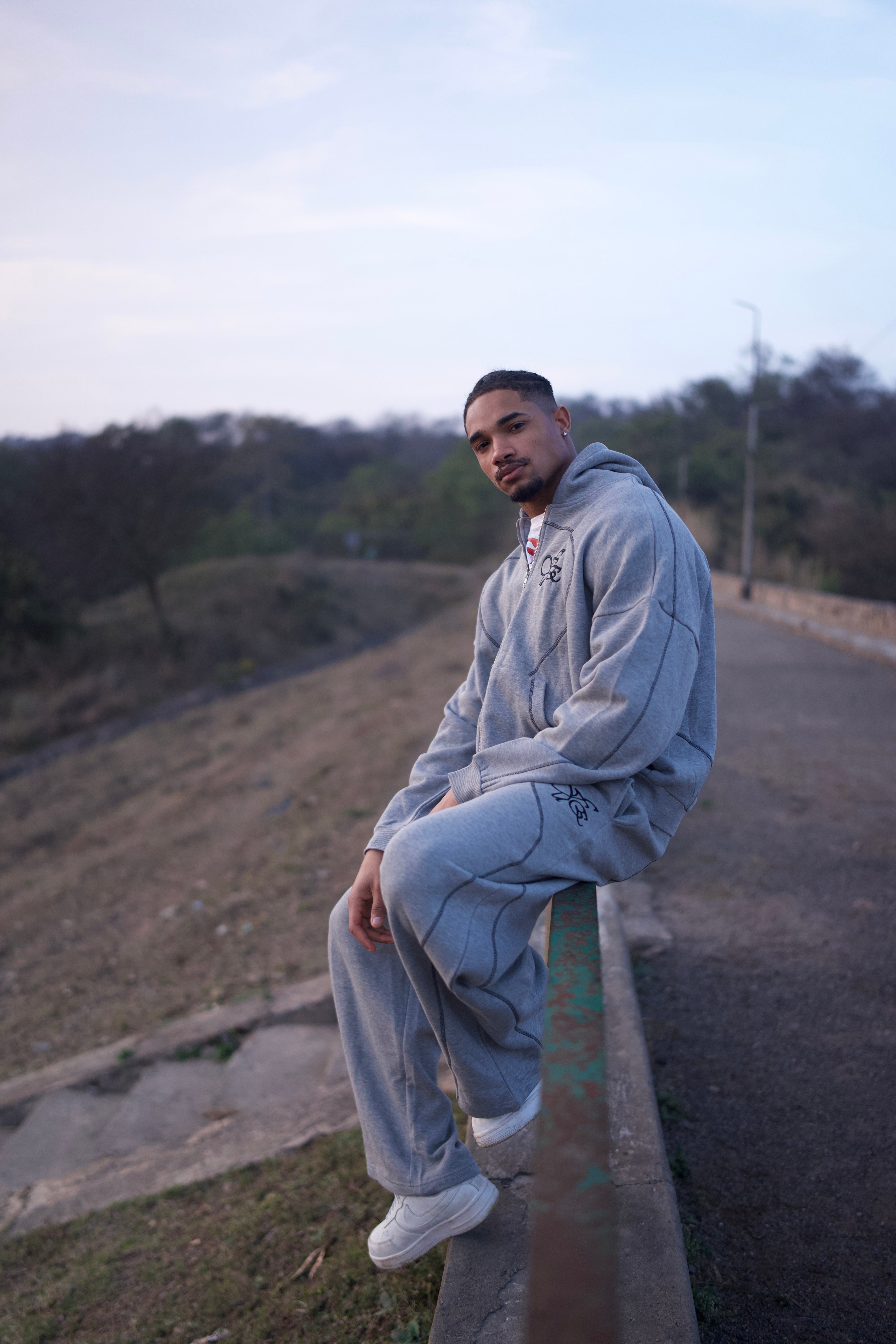 EVERYDAY ESSENTIAL SWEATPANTS GREY