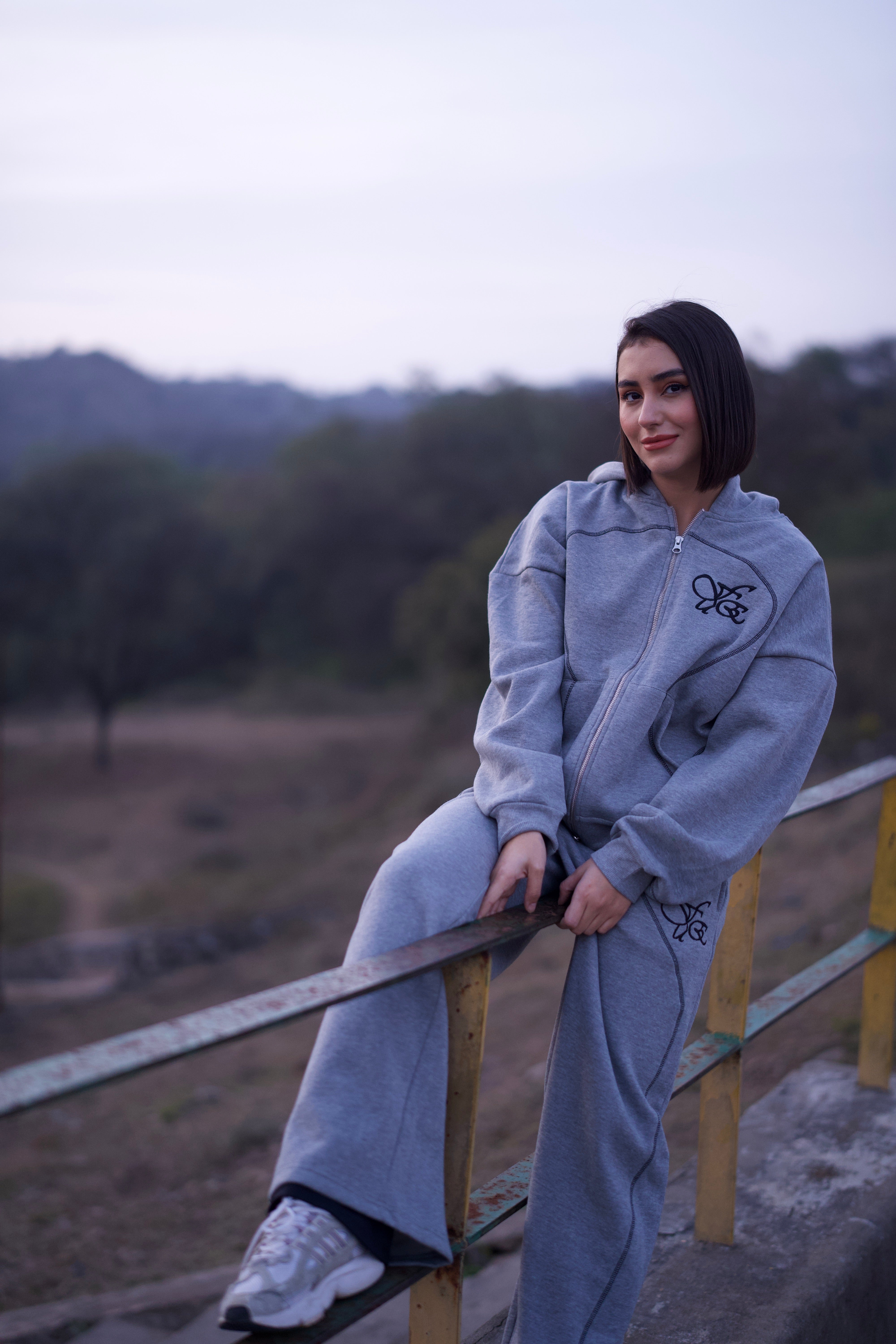 EVERYDAY ESSENTIAL SWEATPANTS GREY