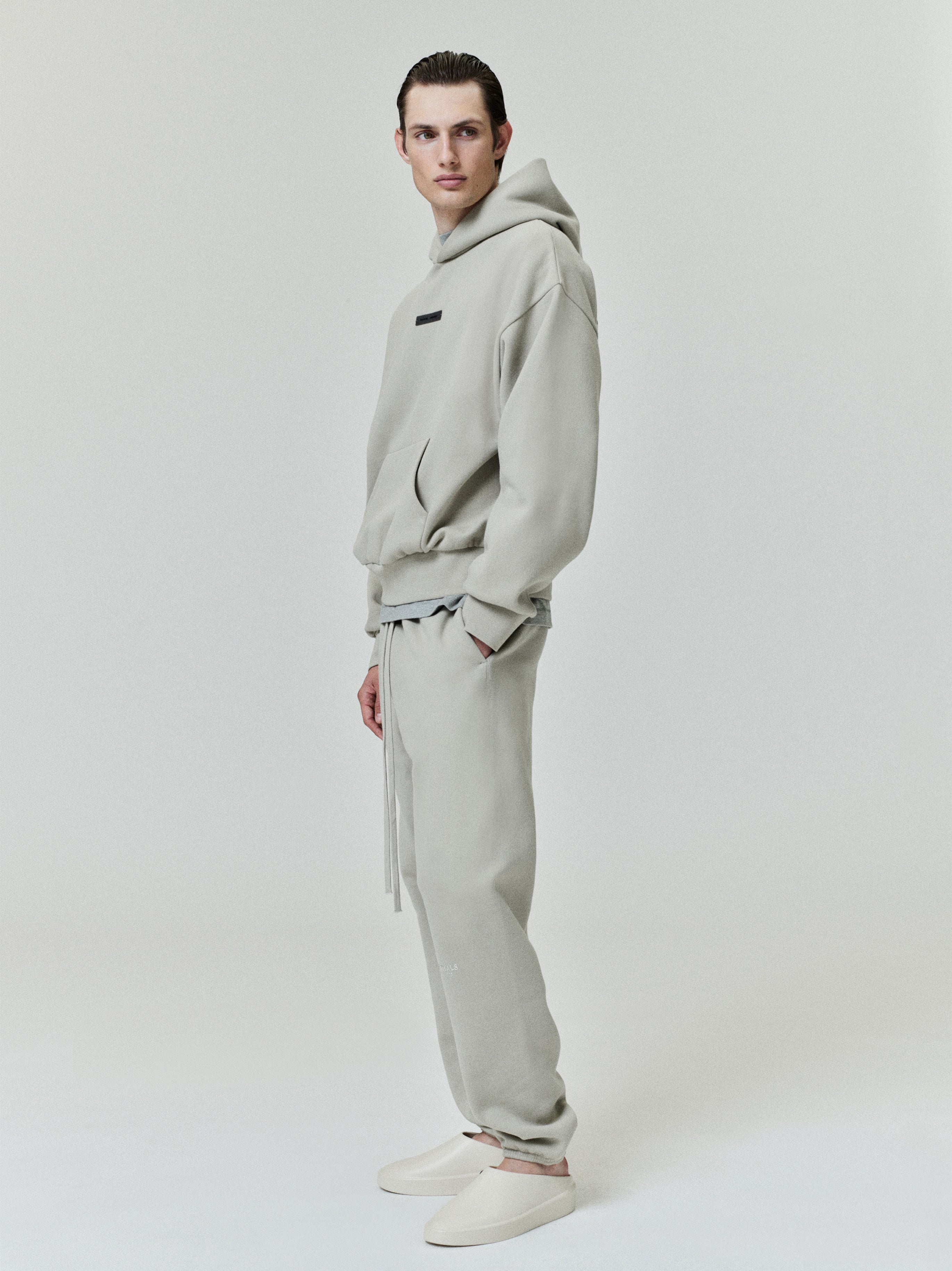 Essentials Classic Fleece Hoodie Concrete Heather