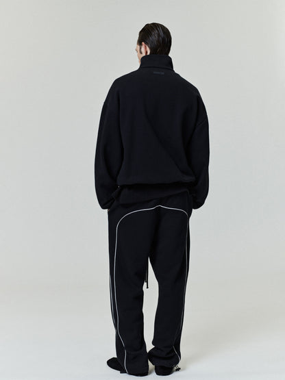 Essentials Relaxed Fleece Sweatpant With Piping Jet Black/Cloud White