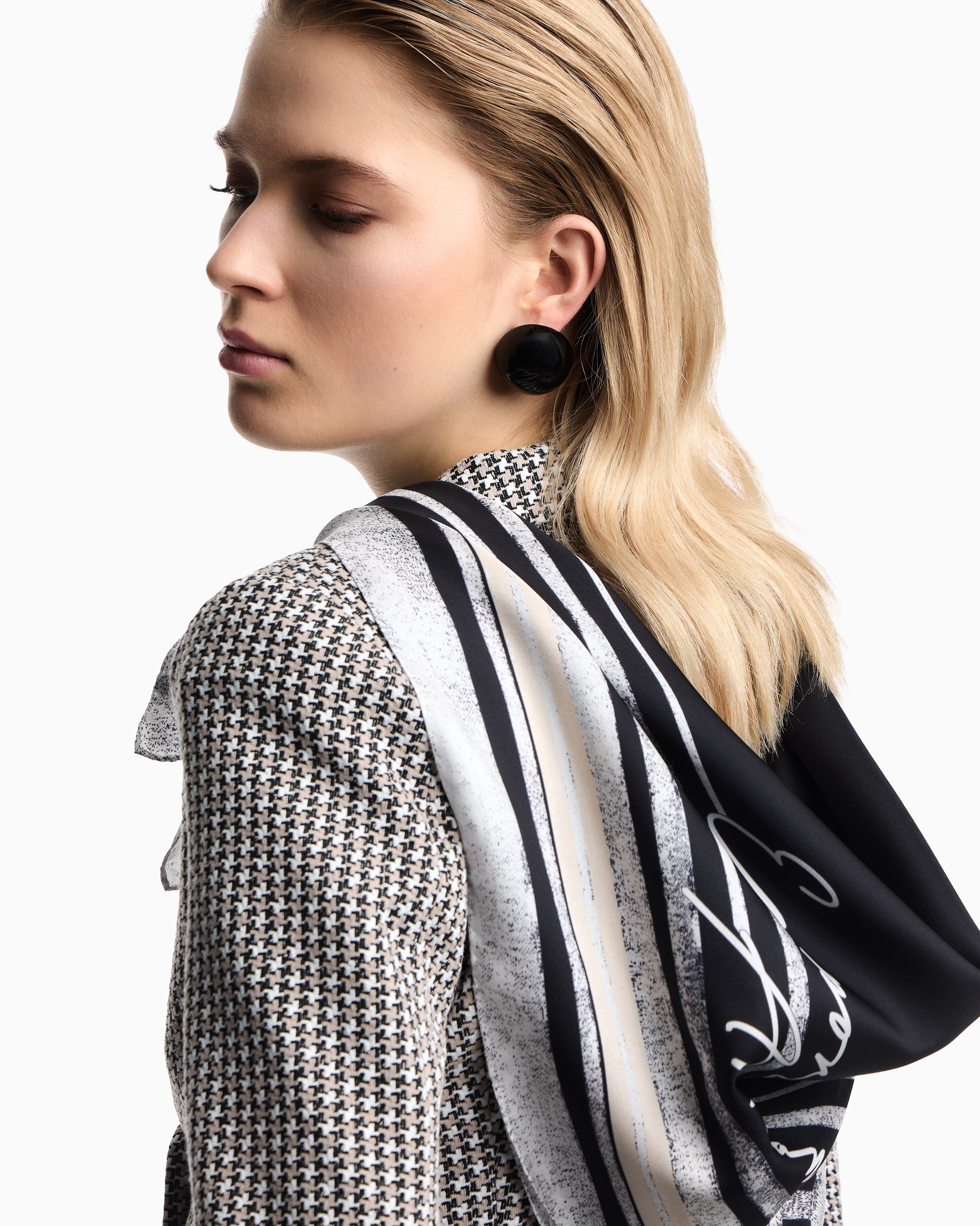 Emporio Armani Pure silk foulard with a frame print