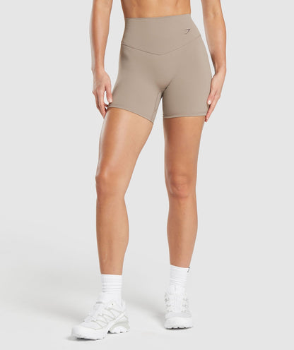 Women's Gymshark Elevate Shorts Lifestyle Brown
