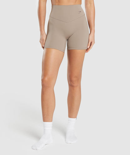 Women's Gymshark Elevate Shorts Lifestyle Brown