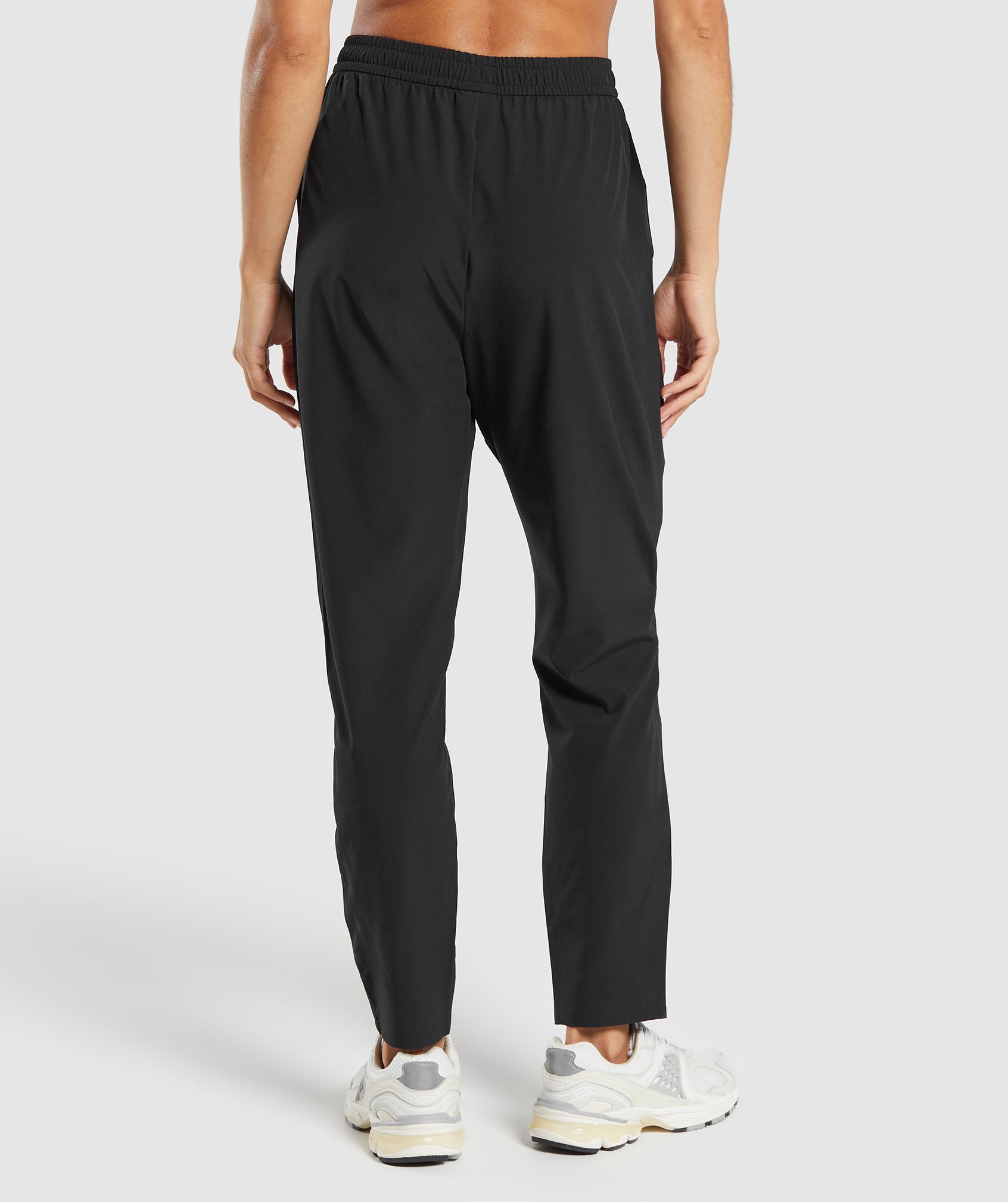 Women's Gymshark Everyday Woven Pants Black