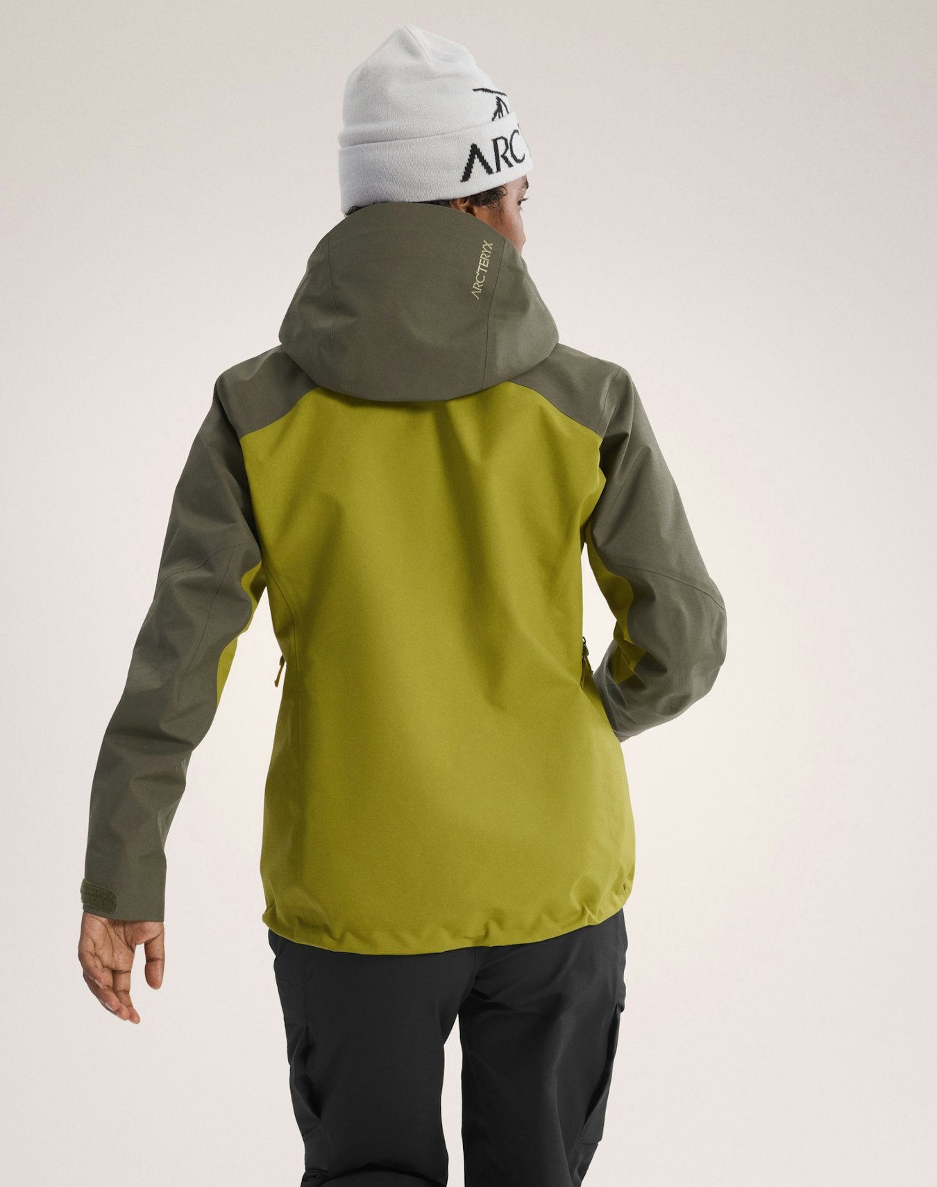 Arc'teryx Outlet Beta AR Jacket Women's Tatsu Olive Moss