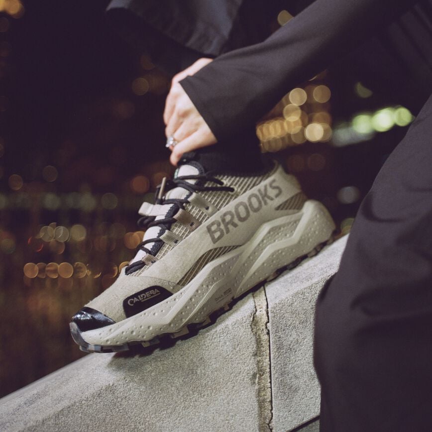 Brooks RSVP Gallery x Caldera 8 Trench/Mermaid/Black