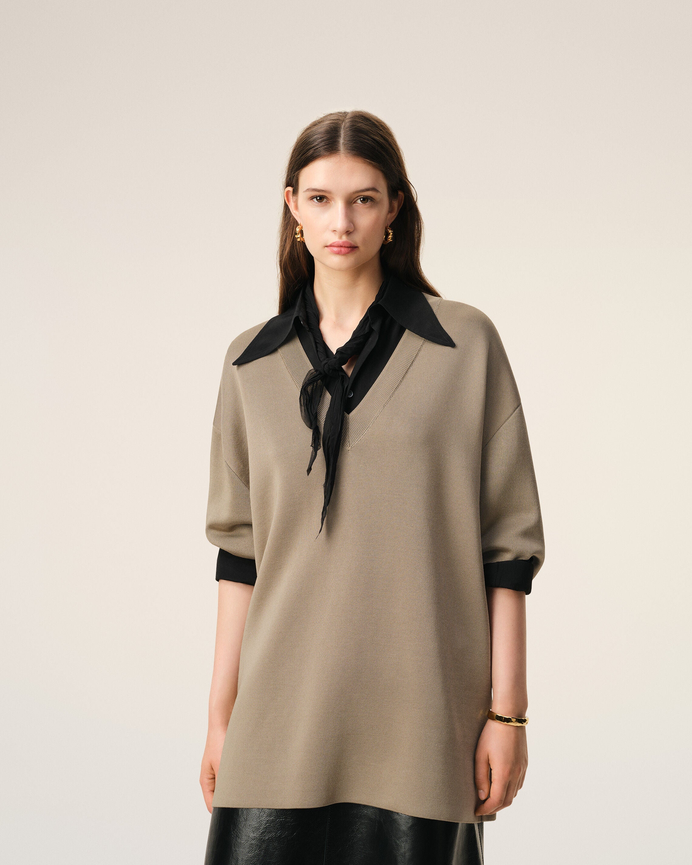 AmiParis Beige Wool Short Sleeves V Neck Sweater Women's