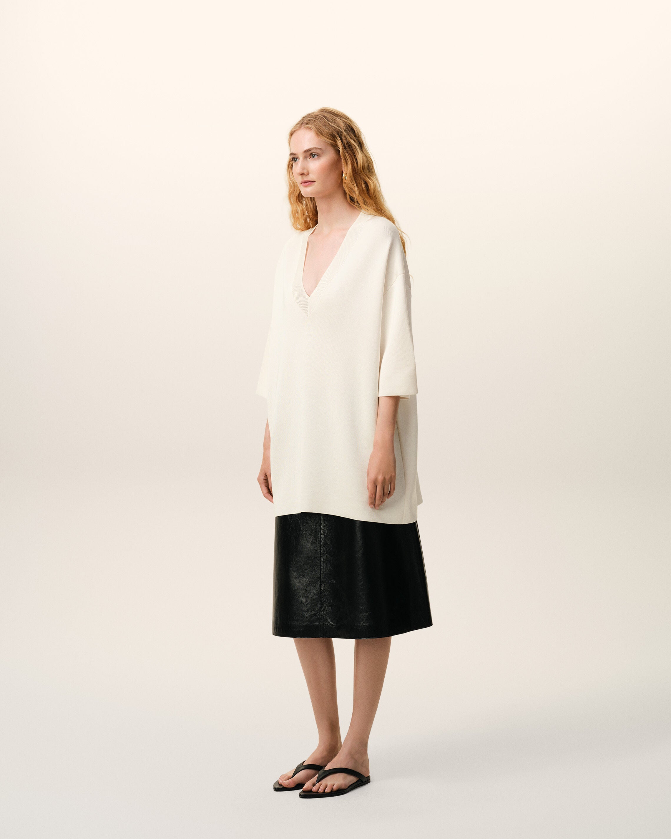 AmiParis White Wool Short Sleeves V Neck Sweater Women's