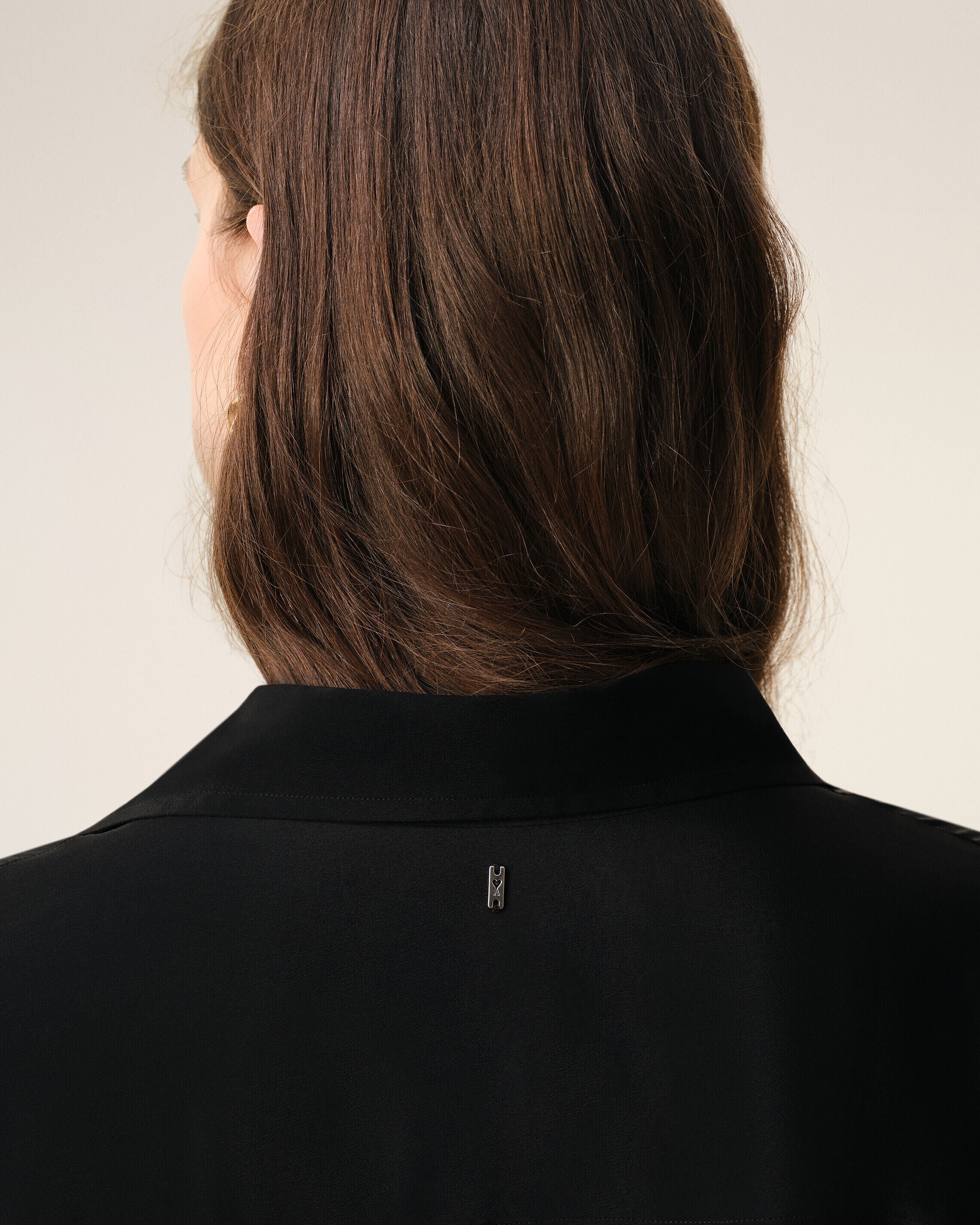 AmiParis Black Blended Silk Sharp Collar Adjusted Shirt Women's