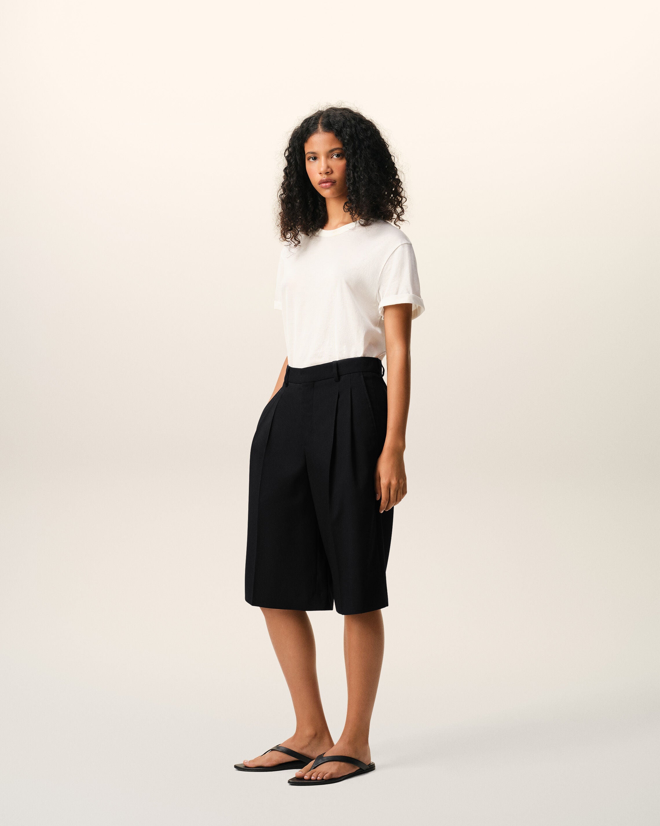 AmiParis Black New Wool Low Waist Wide Bermuda Shorts Women's