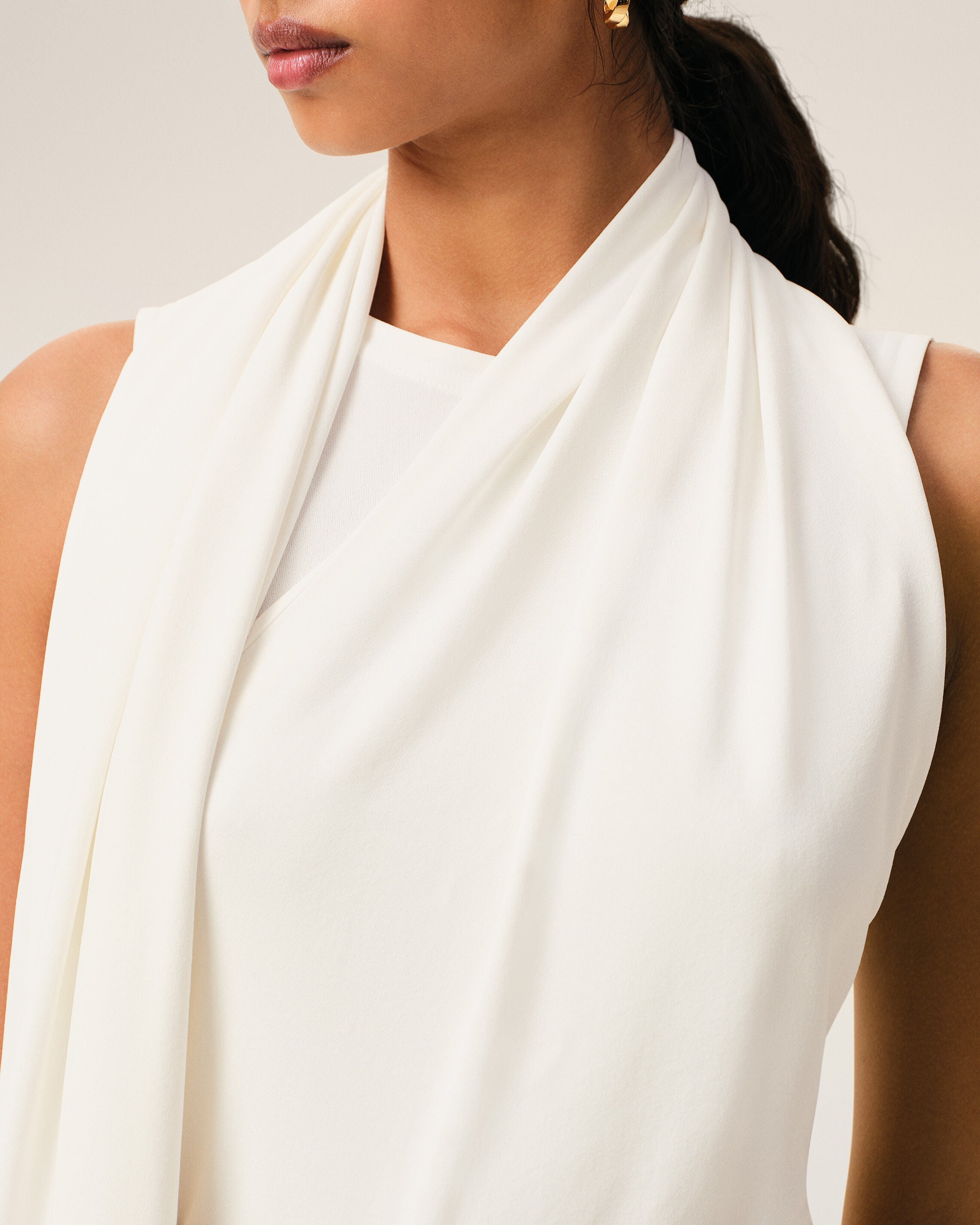 AmiParis White Jersey Sleeveless Lavalliere Top Women's
