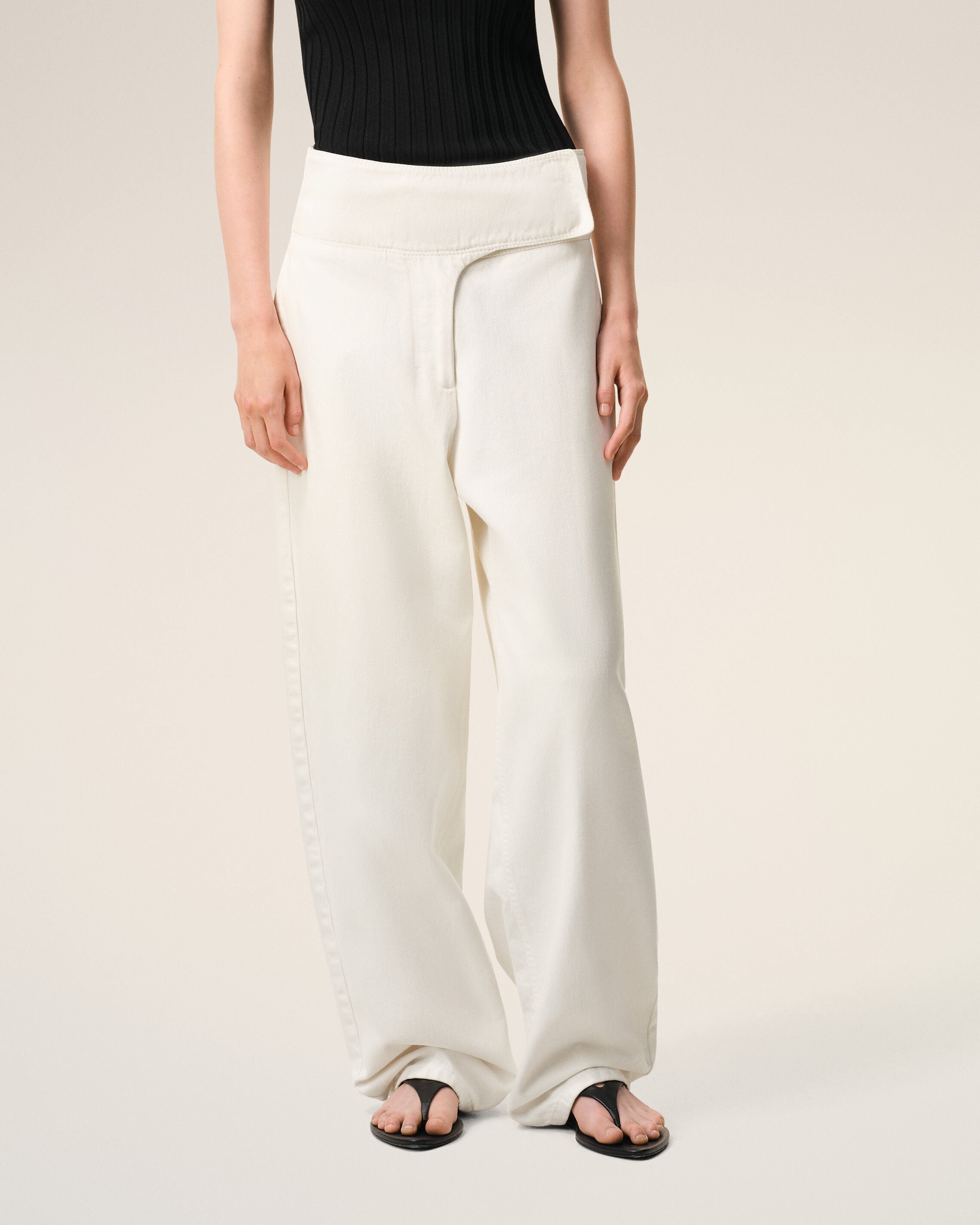 AmiParis White Cotton Wrapped Belted Ballon Fit Jeans Women's