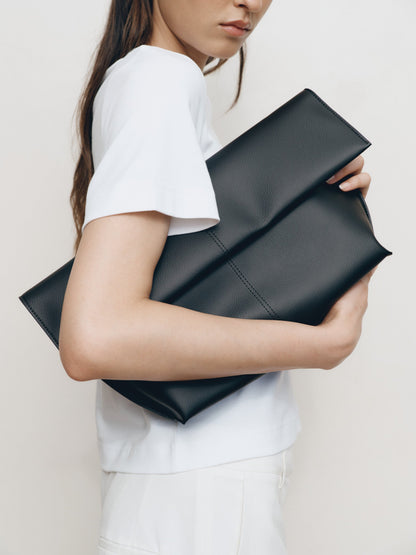 Freja Seamed Clutch Black
