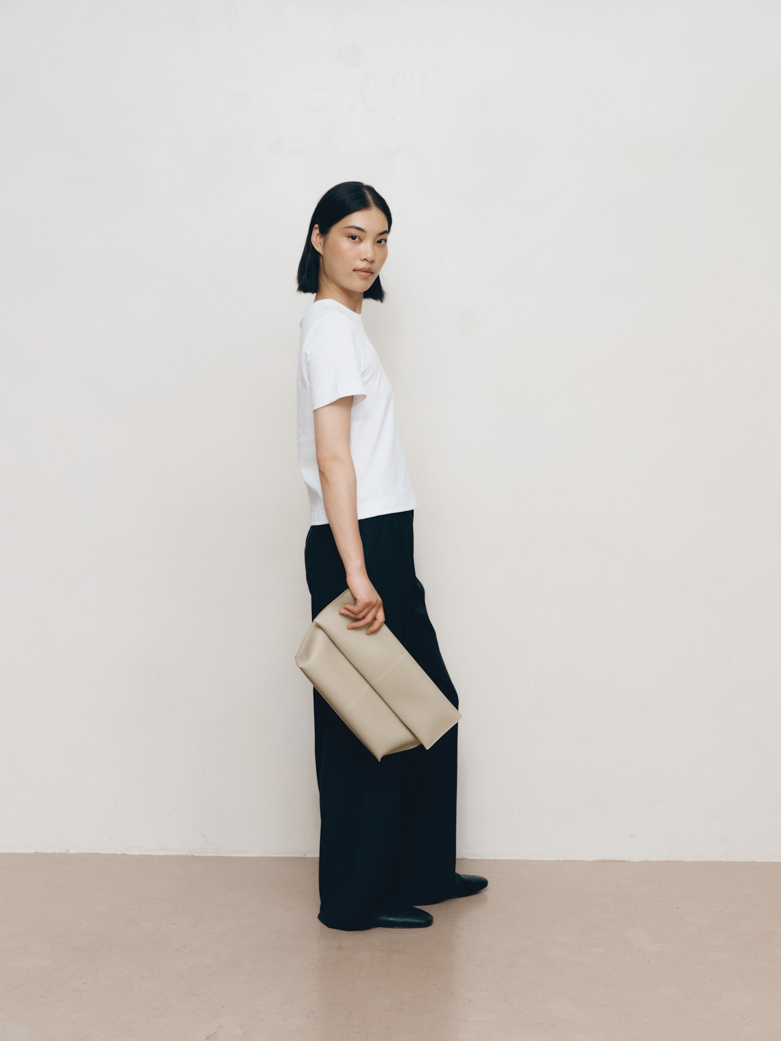 Freja Seamed Clutch Sand